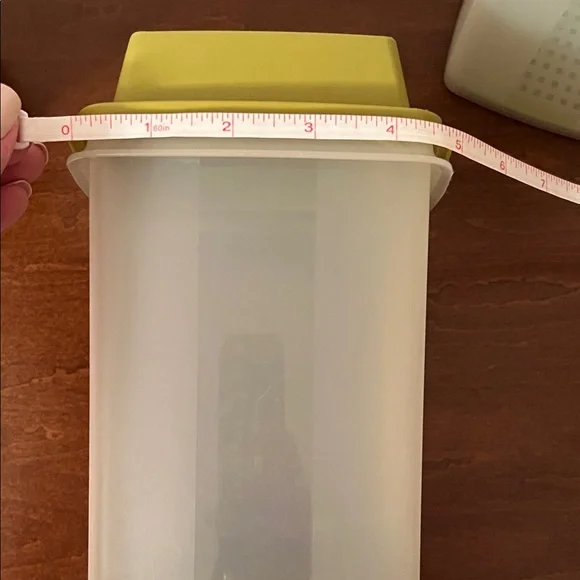 Tupperware Green and White Kitchen Storage Containers - Picture 7 of 11
